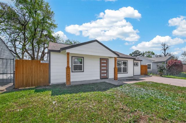 3209 Mccrarey Drive, Houston, TX 77088