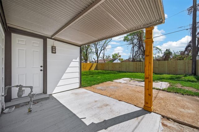 3209 Mccrarey Drive, Houston, TX 77088