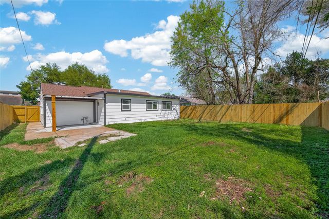 3209 Mccrarey Drive, Houston, TX 77088