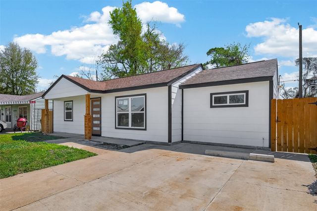 3209 Mccrarey Drive, Houston, TX 77088