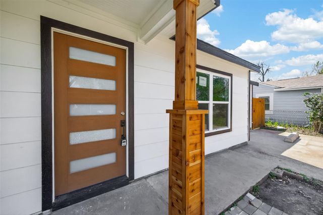 3209 Mccrarey Drive, Houston, TX 77088