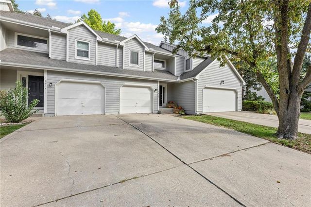 10812 W 116th Street, Overland Park, KS 66210
