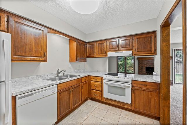 10812 W 116th Street, Overland Park, KS 66210