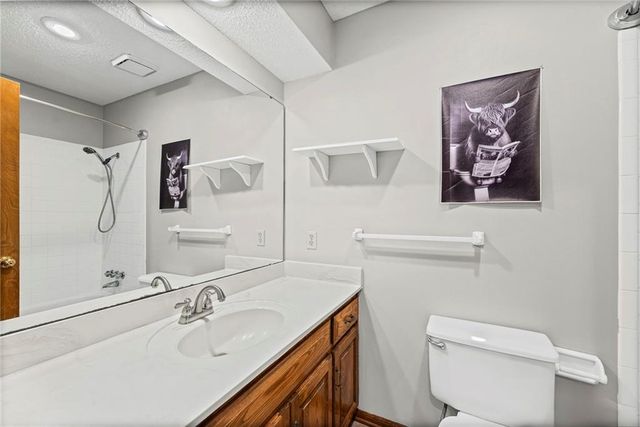 10812 W 116th Street, Overland Park, KS 66210