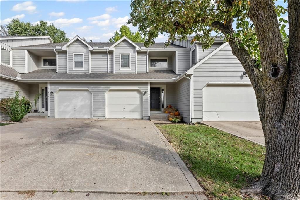 10812 W 116th Street, Overland Park, KS 66210