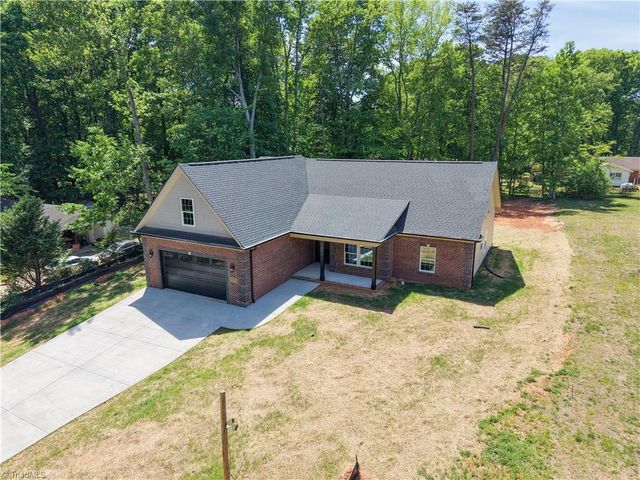 1004 Phineas Drive, Kernersville, NC 27284