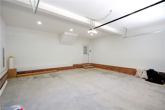 1004 Phineas Drive, Kernersville, NC 27284