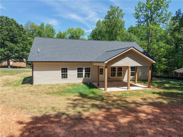 1004 Phineas Drive, Kernersville, NC 27284