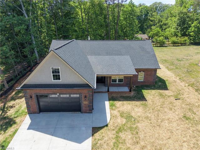 1004 Phineas Drive, Kernersville, NC 27284