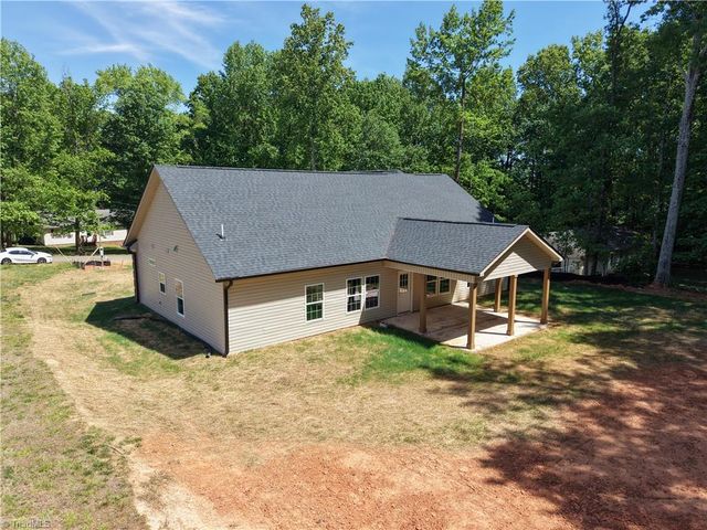1004 Phineas Drive, Kernersville, NC 27284
