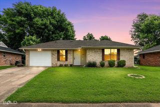 5505 E Meadow Drive, Bossier City, LA 71112