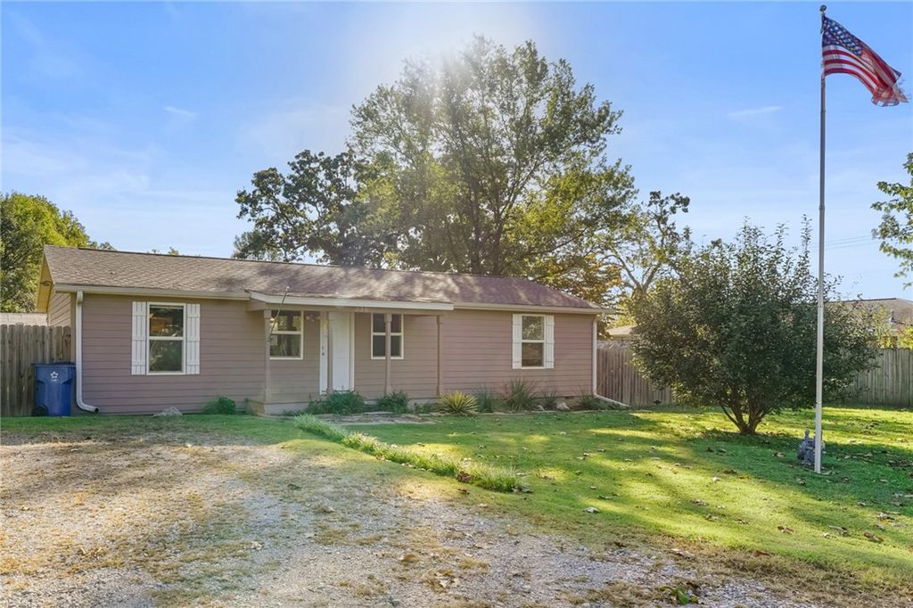 356 S Eastern Avenue, Gentry, AR 72734