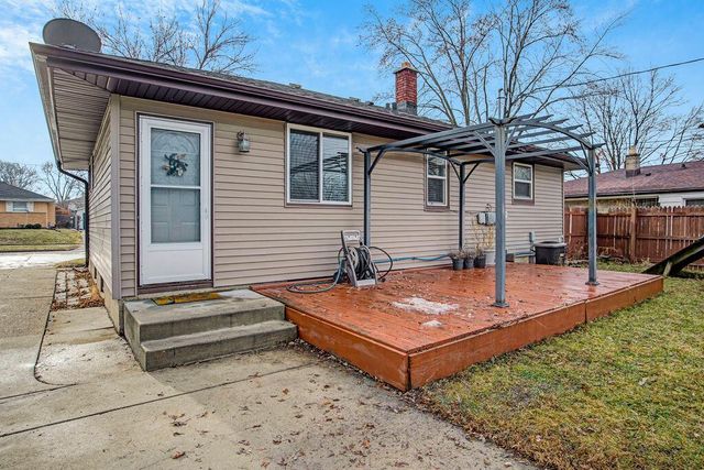 8250 W Acacia STREET, Milwaukee, WI 53223