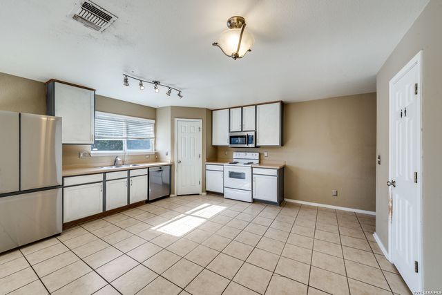 11138 Dublin Ldg, San Antonio, TX 78254