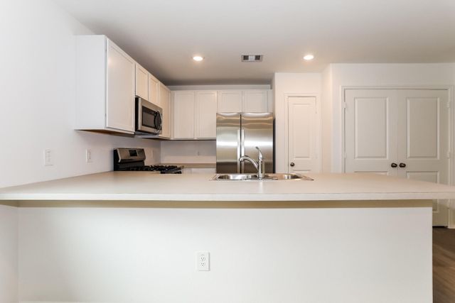 423 Jewett Meadow Drive, Magnolia, TX 77354