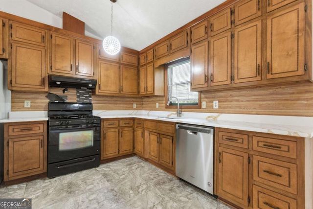 1169 Dustin Court, Stone Mountain, GA 30088