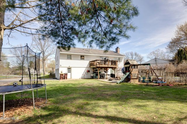 20 Wynnefield Drive, Moreau, NY 12803