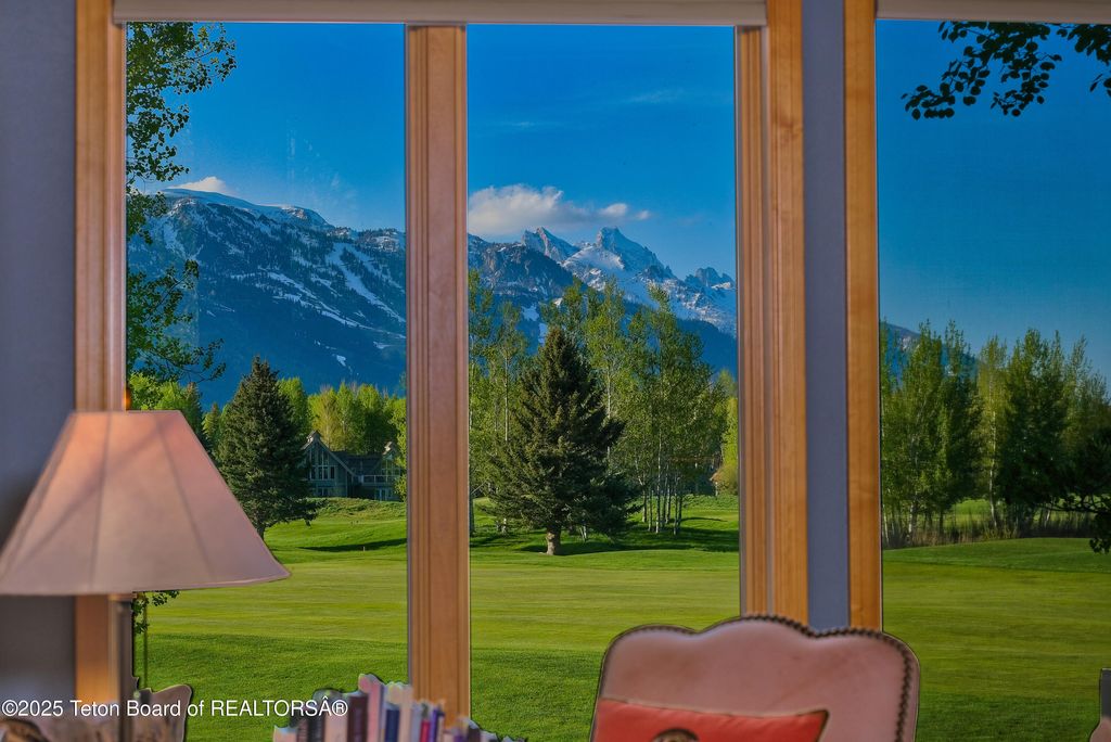 4325 W MOUNTAIN ROSE Court, Wilson, WY 83014