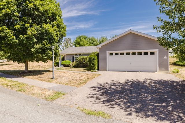 2602 Green St, Middleboro, MA 02346