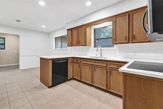 302 Bayou View Drive, El Lago, TX 77586