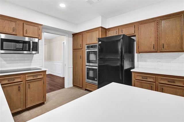 302 Bayou View Drive, El Lago, TX 77586