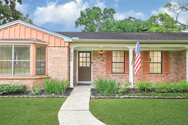 302 Bayou View Drive, El Lago, TX 77586