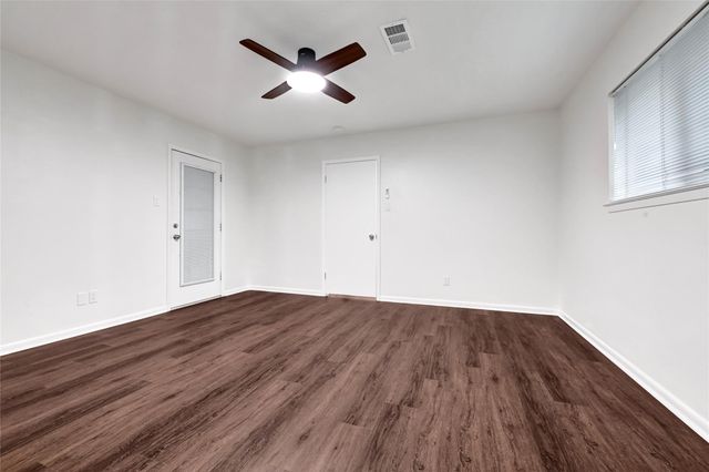 302 Bayou View Drive, El Lago, TX 77586