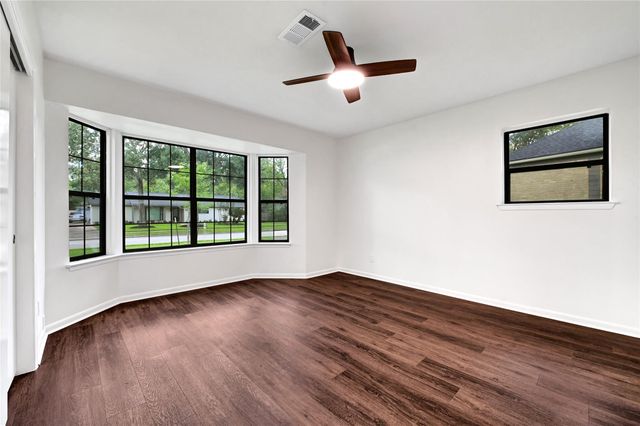 302 Bayou View Drive, El Lago, TX 77586