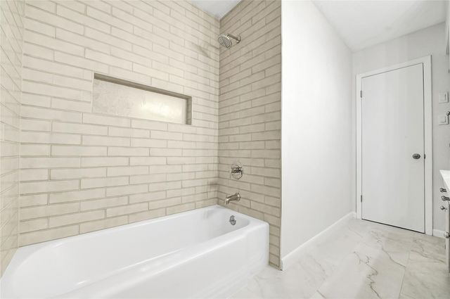 302 Bayou View Drive, El Lago, TX 77586