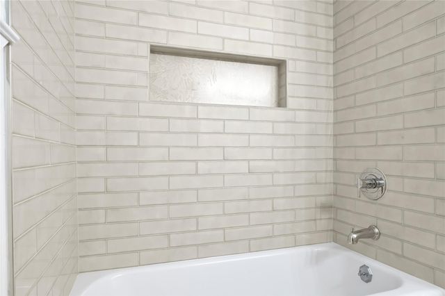 302 Bayou View Drive, El Lago, TX 77586