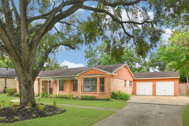 302 Bayou View Drive, El Lago, TX 77586