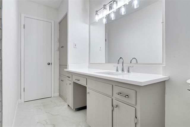 302 Bayou View Drive, El Lago, TX 77586