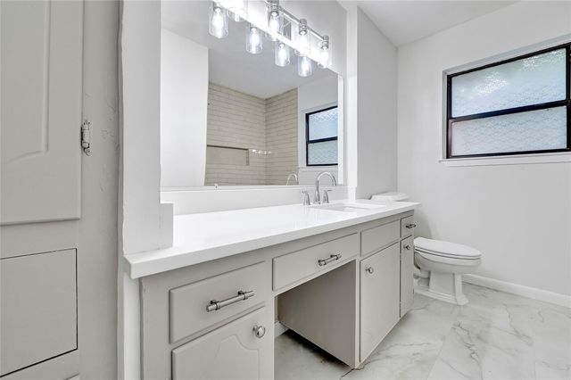 302 Bayou View Drive, El Lago, TX 77586