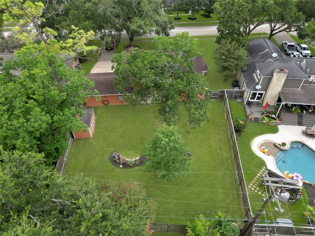 302 Bayou View Drive, El Lago, TX 77586