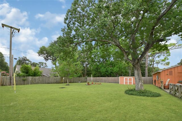 302 Bayou View Drive, El Lago, TX 77586