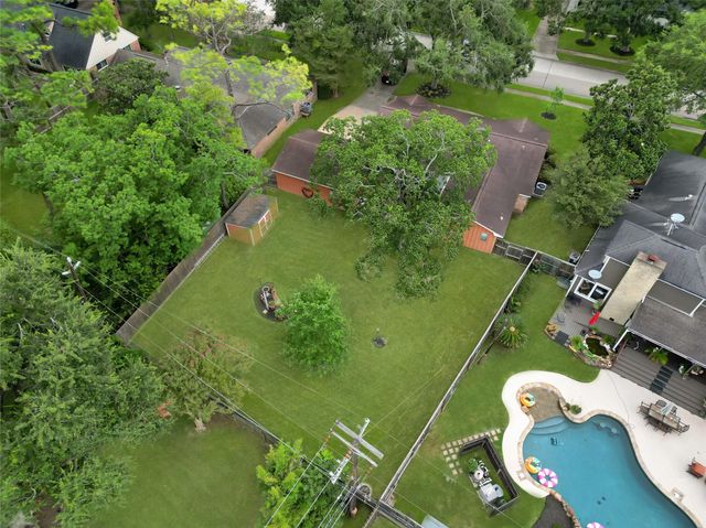 302 Bayou View Drive, El Lago, TX 77586