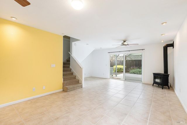 349 Sugar Maple Ln, Windsor, CA 95492