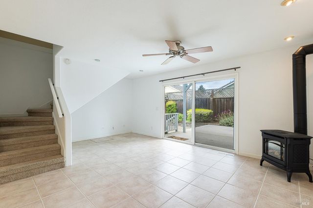 349 Sugar Maple Ln, Windsor, CA 95492