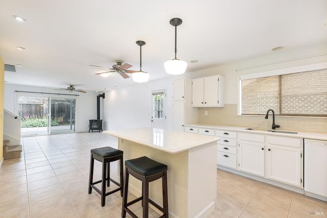 349 Sugar Maple Ln, Windsor, CA 95492