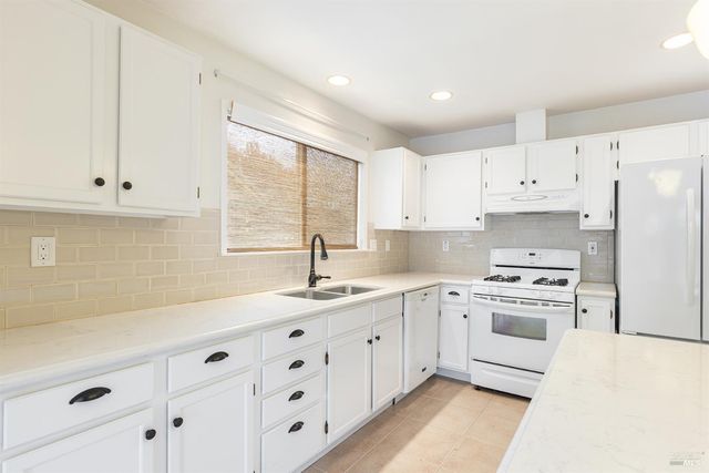 349 Sugar Maple Ln, Windsor, CA 95492