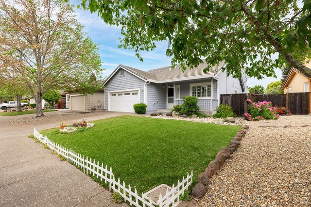 349 Sugar Maple Ln, Windsor, CA 95492