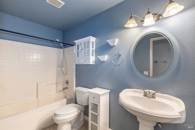 349 Sugar Maple Ln, Windsor, CA 95492