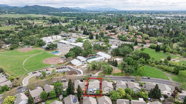 349 Sugar Maple Ln, Windsor, CA 95492