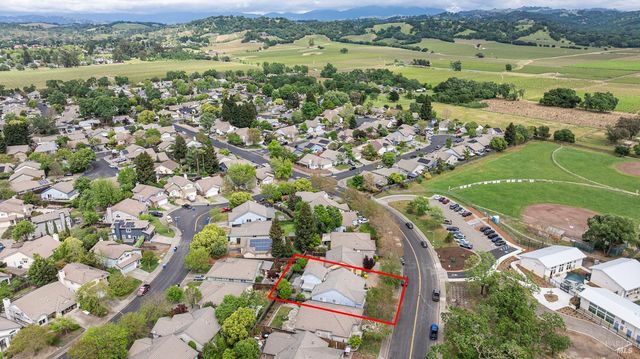 349 Sugar Maple Ln, Windsor, CA 95492