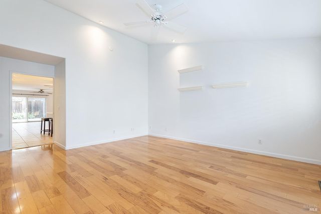 349 Sugar Maple Ln, Windsor, CA 95492