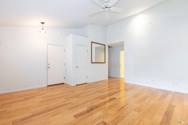 349 Sugar Maple Ln, Windsor, CA 95492