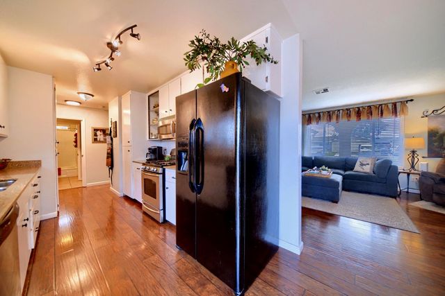 781 La Mesa Ct, Manteca, CA 95336