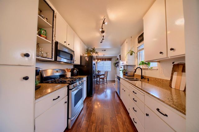 781 La Mesa Ct, Manteca, CA 95336