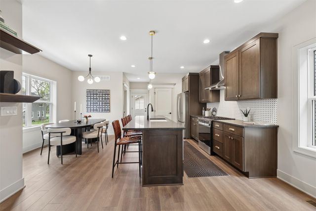 1100 Clinton Avenue, Des Moines, IA 50313