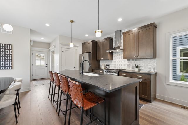 1100 Clinton Avenue, Des Moines, IA 50313